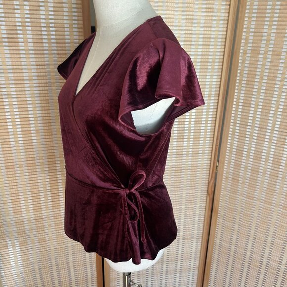 Banana Republic Burgundy Velvet Wrap Top W/ Flutter Sleeves Size S - Picture 2 of 8